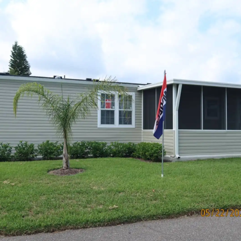 2/2+Den Jacobsen Manufactured Home