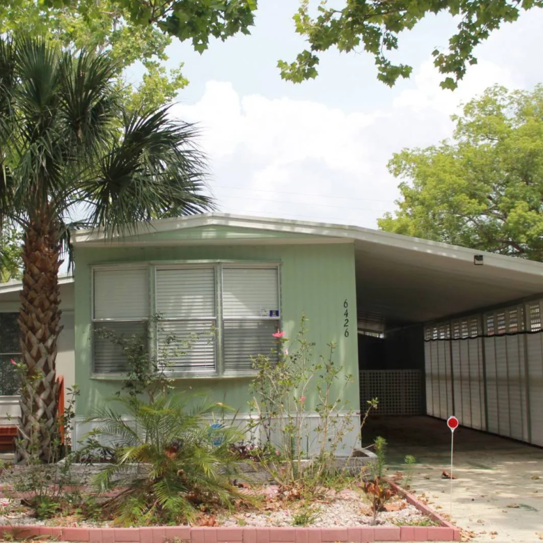 2/1 Camelot Manufactured Home