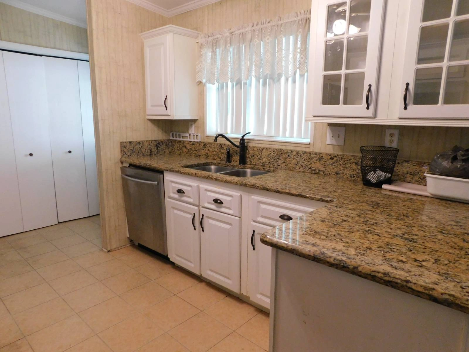 2&2 Palm Harbor Manufactured Home, 11146 Mustang Drive(31)