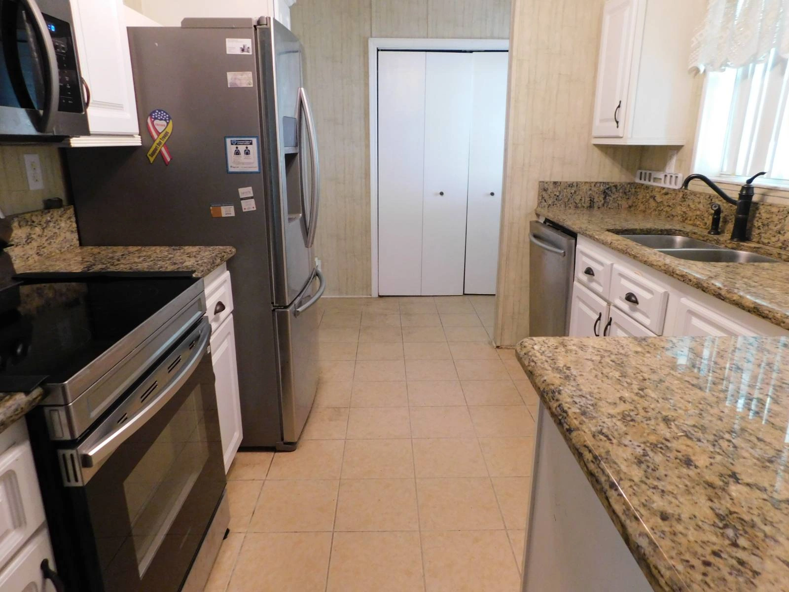 2&2 Palm Harbor Manufactured Home, 11146 Mustang Drive(32)