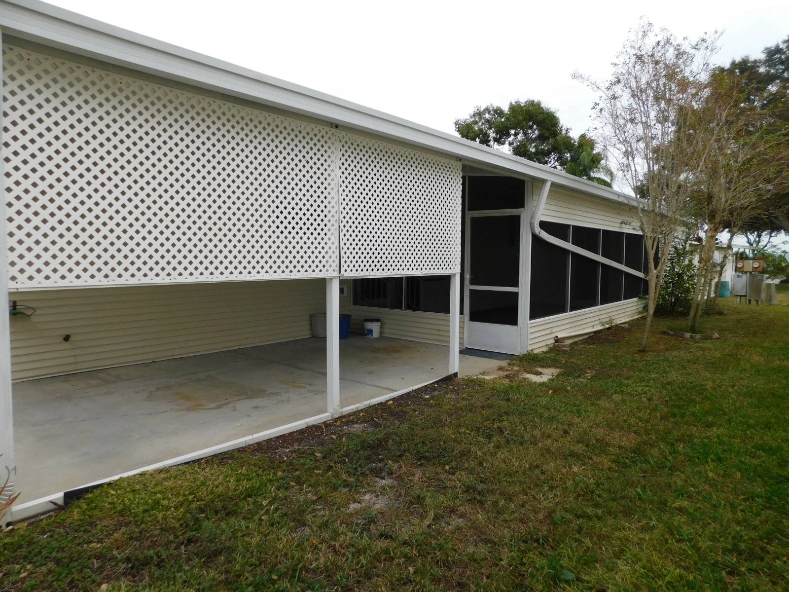 2&2 Palm Harbor Manufactured Home, 11146 Mustang Drive(39)