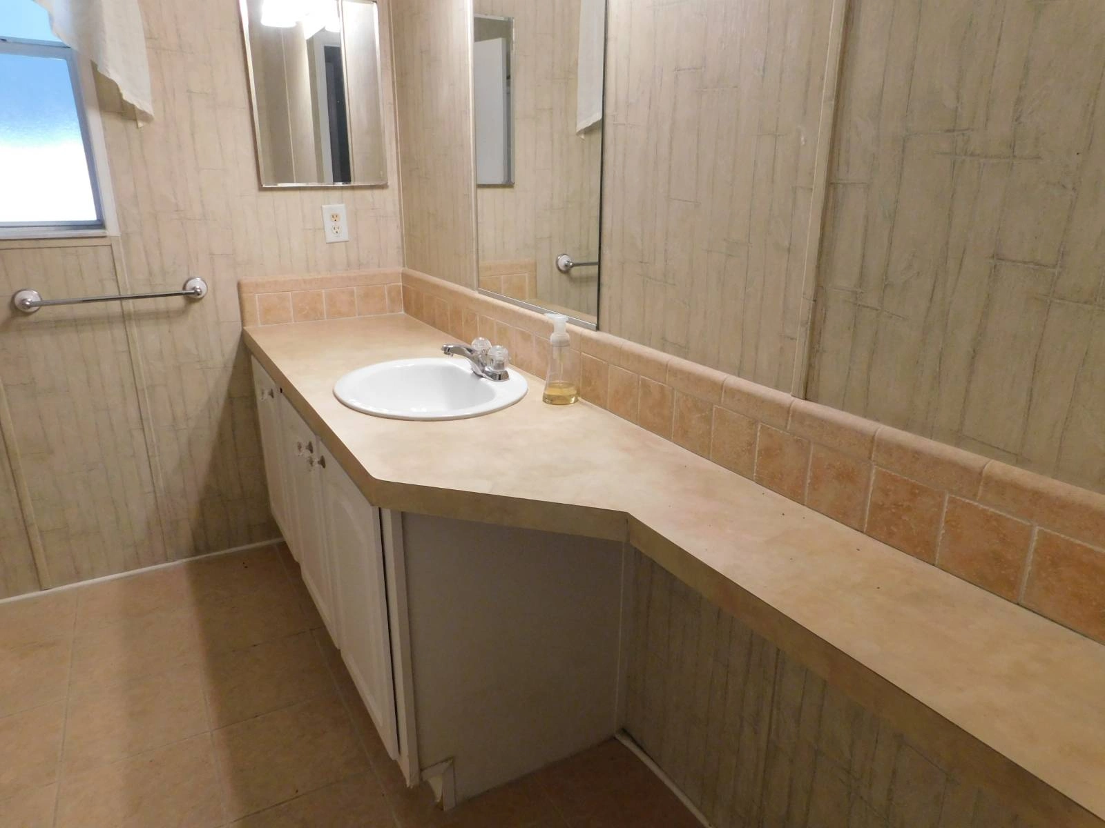 2&2 Palm Harbor Manufactured Home, 11146 Mustang Drive(6)