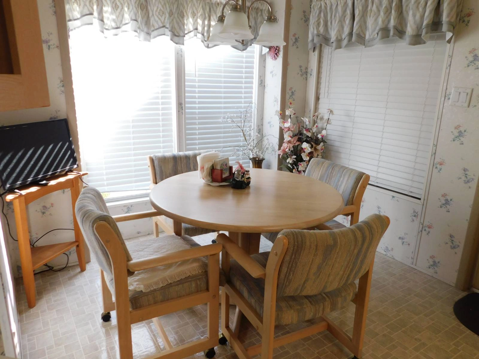 2&2 Redman Manufactured Home 11054 Mustang Drive(16)