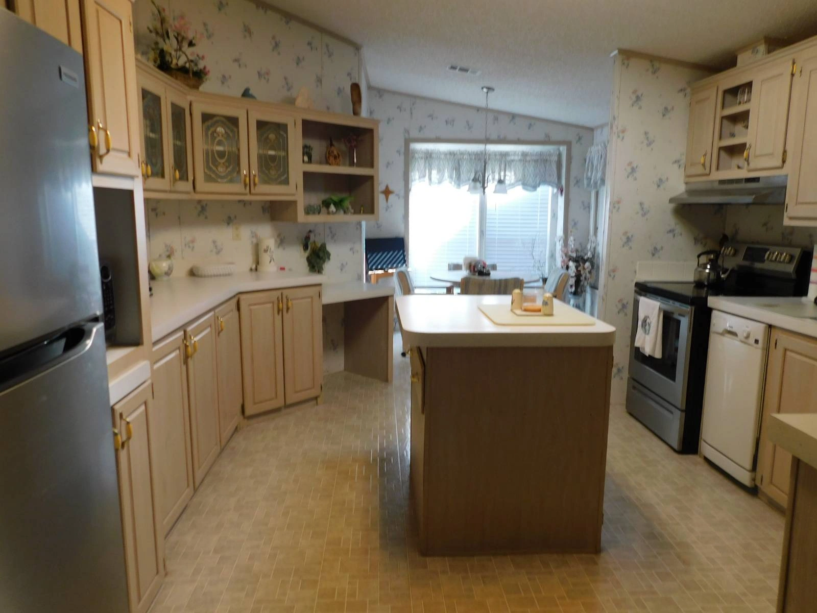 2&2 Redman Manufactured Home 11054 Mustang Drive(23)