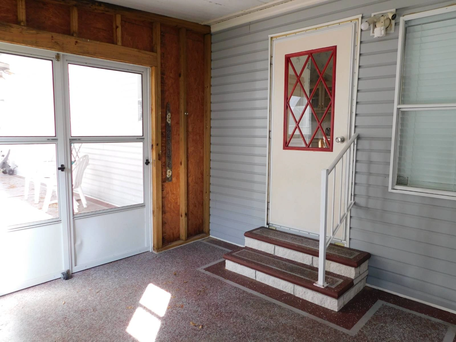 2&2 Redman Manufactured Home 11054 Mustang Drive(33)