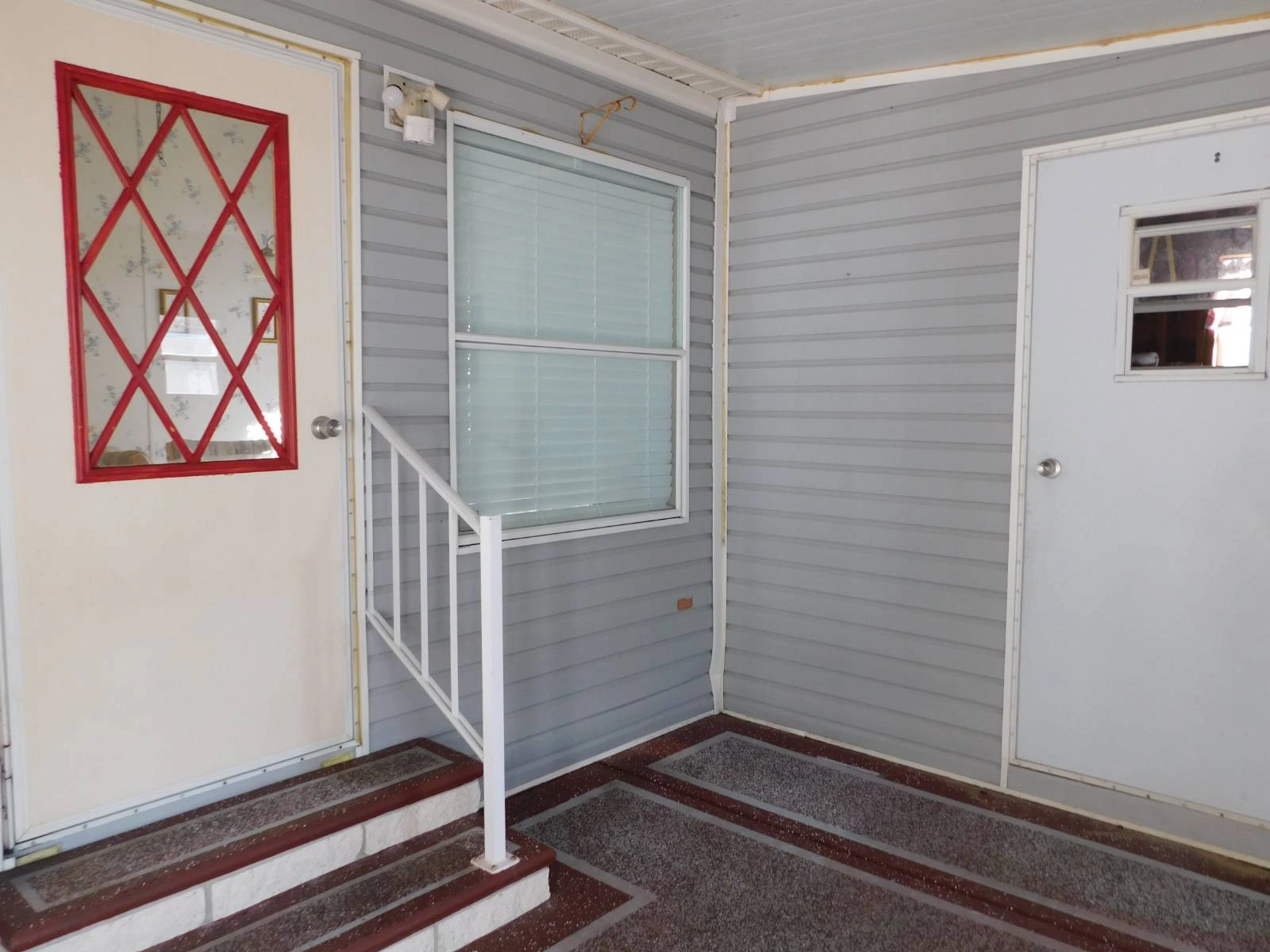 2&2 Redman Manufactured Home 11054 Mustang Drive(34)