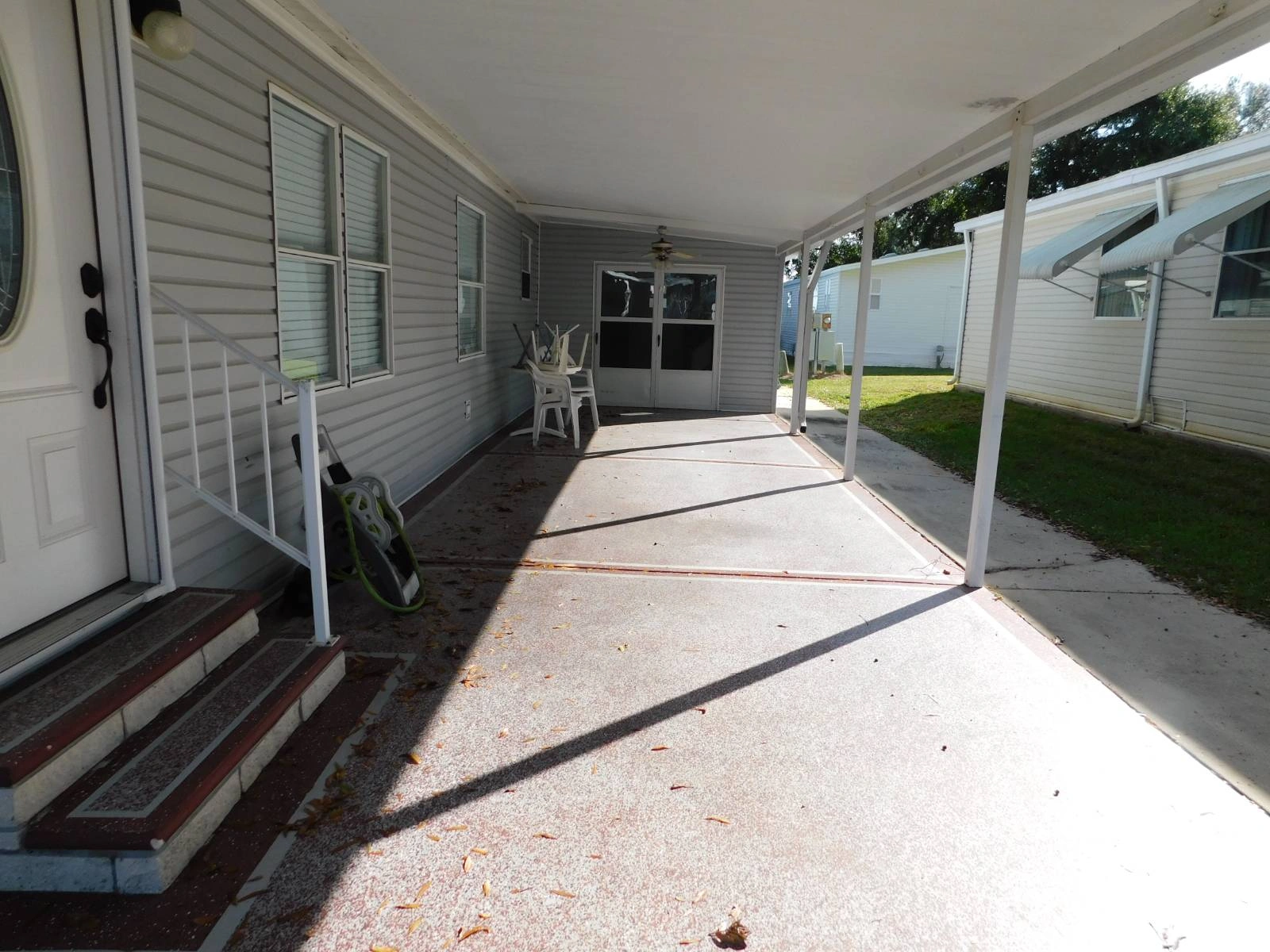 2&2 Redman Manufactured Home 11054 Mustang Drive(40)