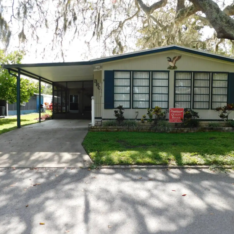 2/2 Fleetwood Manufactured Home