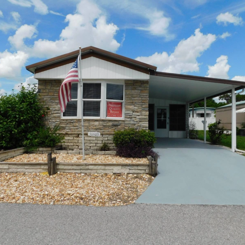 2/1.5 Fleetwood Manufactured Home