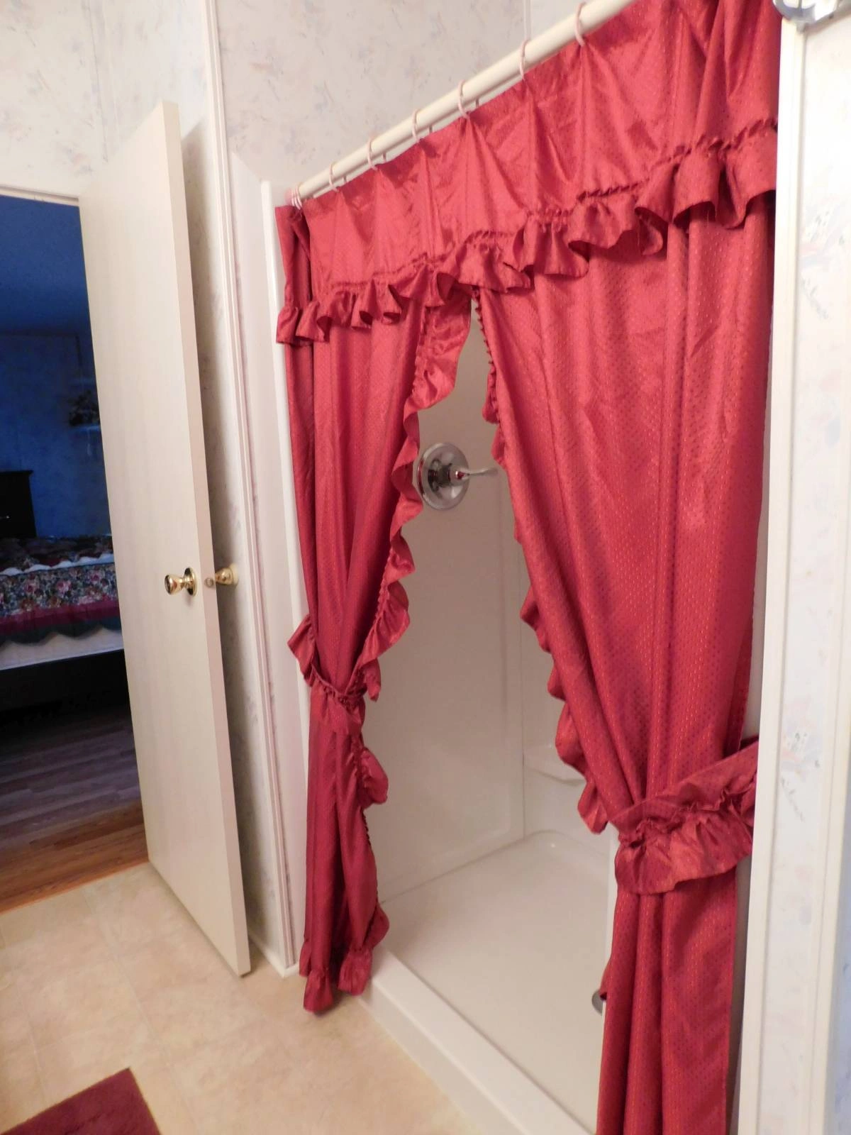 2&2 Palm Harbor Manufactured Home (37) financing manufactured homes florida 55+, land lease manufactured home communities, Ramblewood Village, lawn maintenance incl