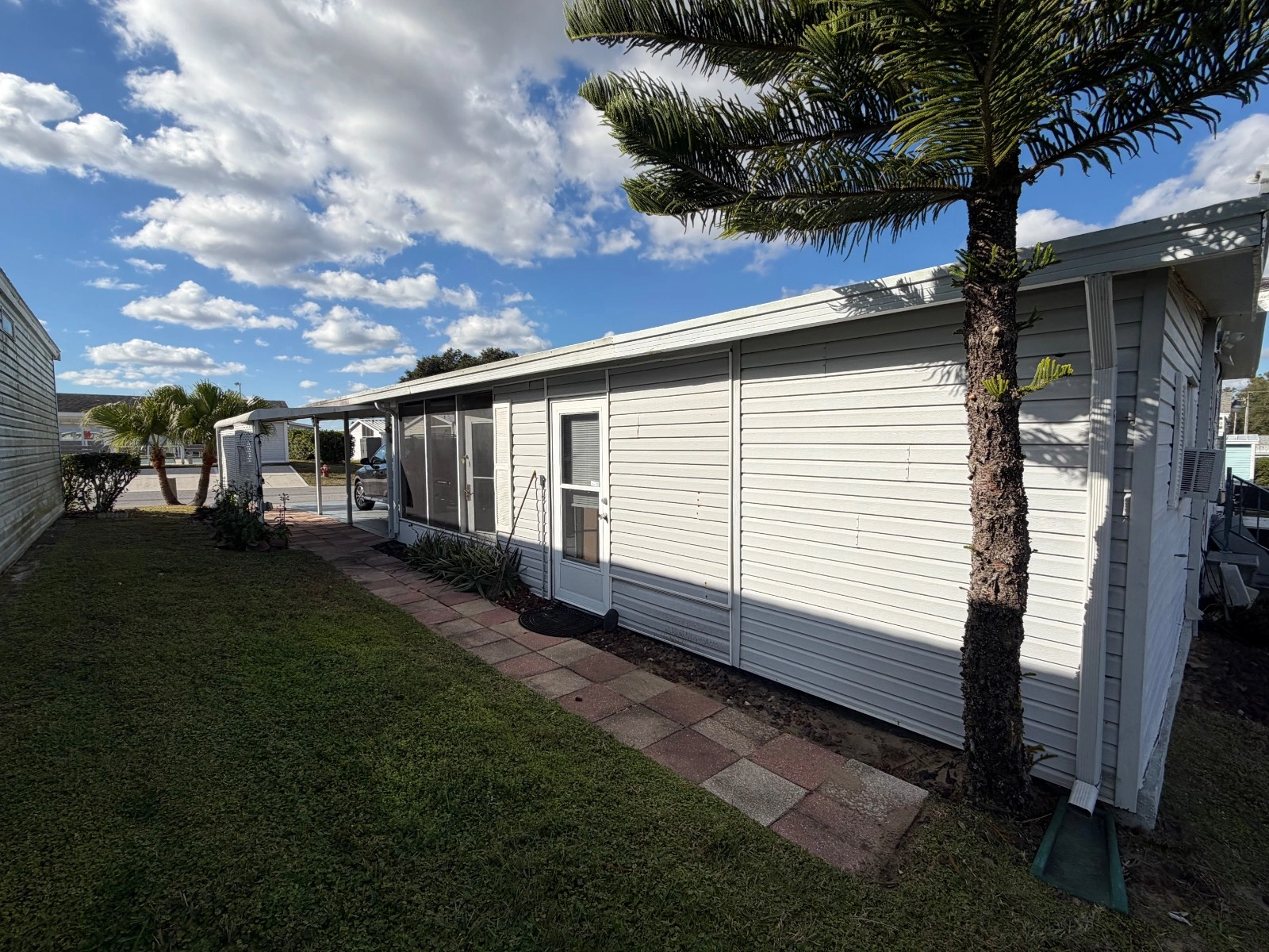 3&2 10916 Homes of Merit Manufactured Home (4) Suncrest Homes Zephyrhills, florida 55+ community with boat ramp, Homes of Merit Manufactured Home, septic and well, fleetwoo