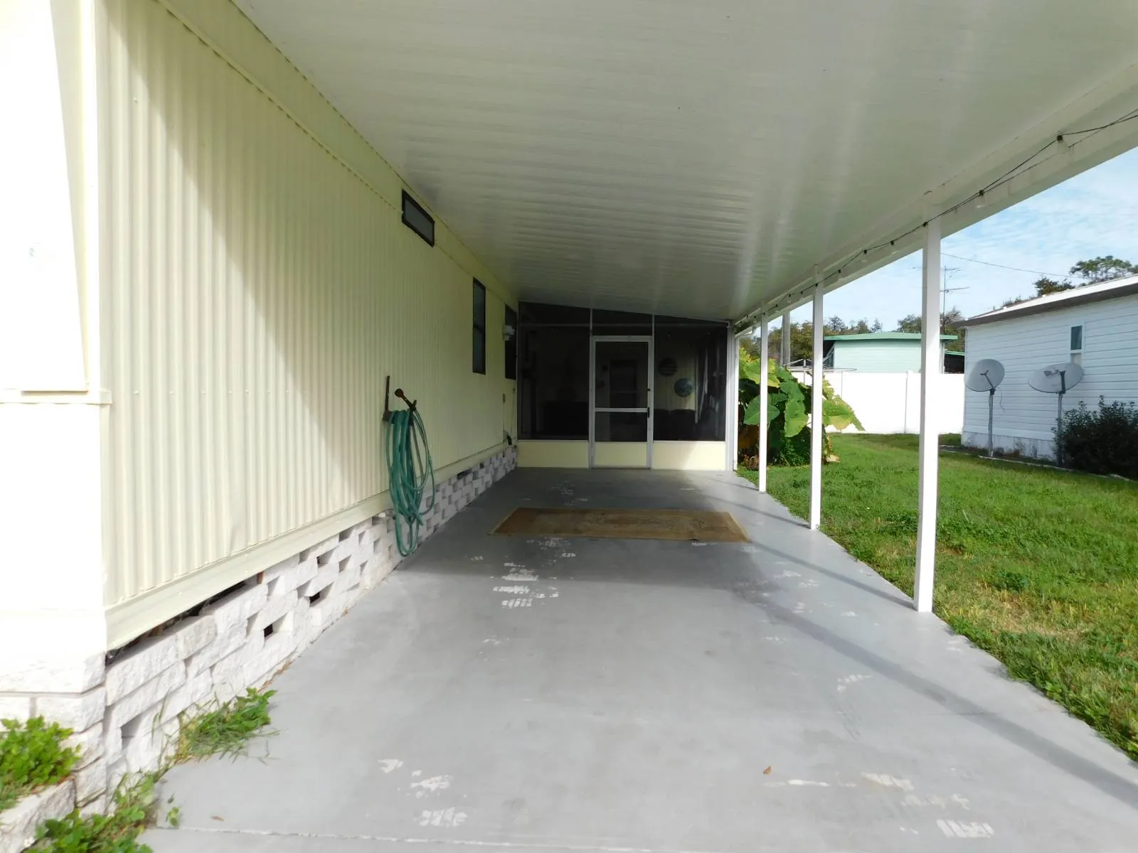 22 Commodore Manufactured Home (35) clubhouse, senior living communities new port richey, permit service, manufactured homes near disney 55+, Heiler Communities