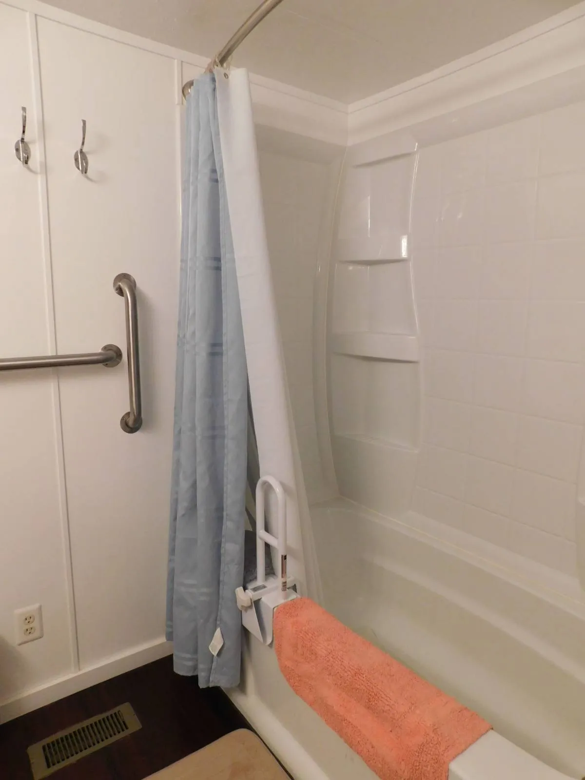 22 Fleetwood Manufactured Home (11) Ramblewood, florida 55+ community with boat ramp, Fleetwood Manufactured Home, manufactured homes for sale, palm harbor homes