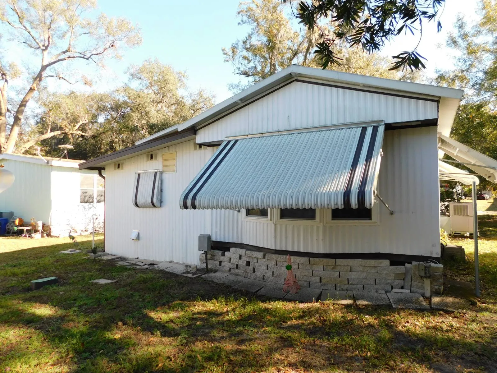 22 Fleetwood Manufactured Home (29) 55+ communities haines city fl, Fleetwood Manufactured Home, pickleball courts, picnic pavilion, Suncrest Homes Zephyrhills,