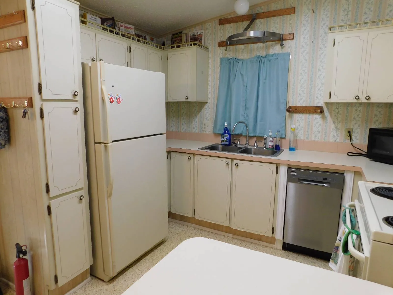 22.5 Redman II Manufactured Home (23) senior mobile home communities near tampa, library, 55+ manufactured home communities, mobile home communities zephyrhills fl