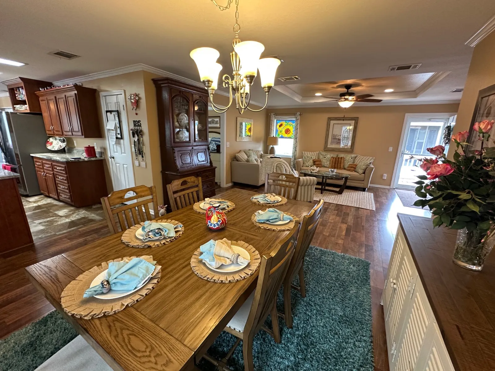 32 Jacobsen Manufactured Home (27) Heiler Communities Florida, library, Jacobsen Manufactured Home, pet friendly 55+ manufactured home community florida, financ