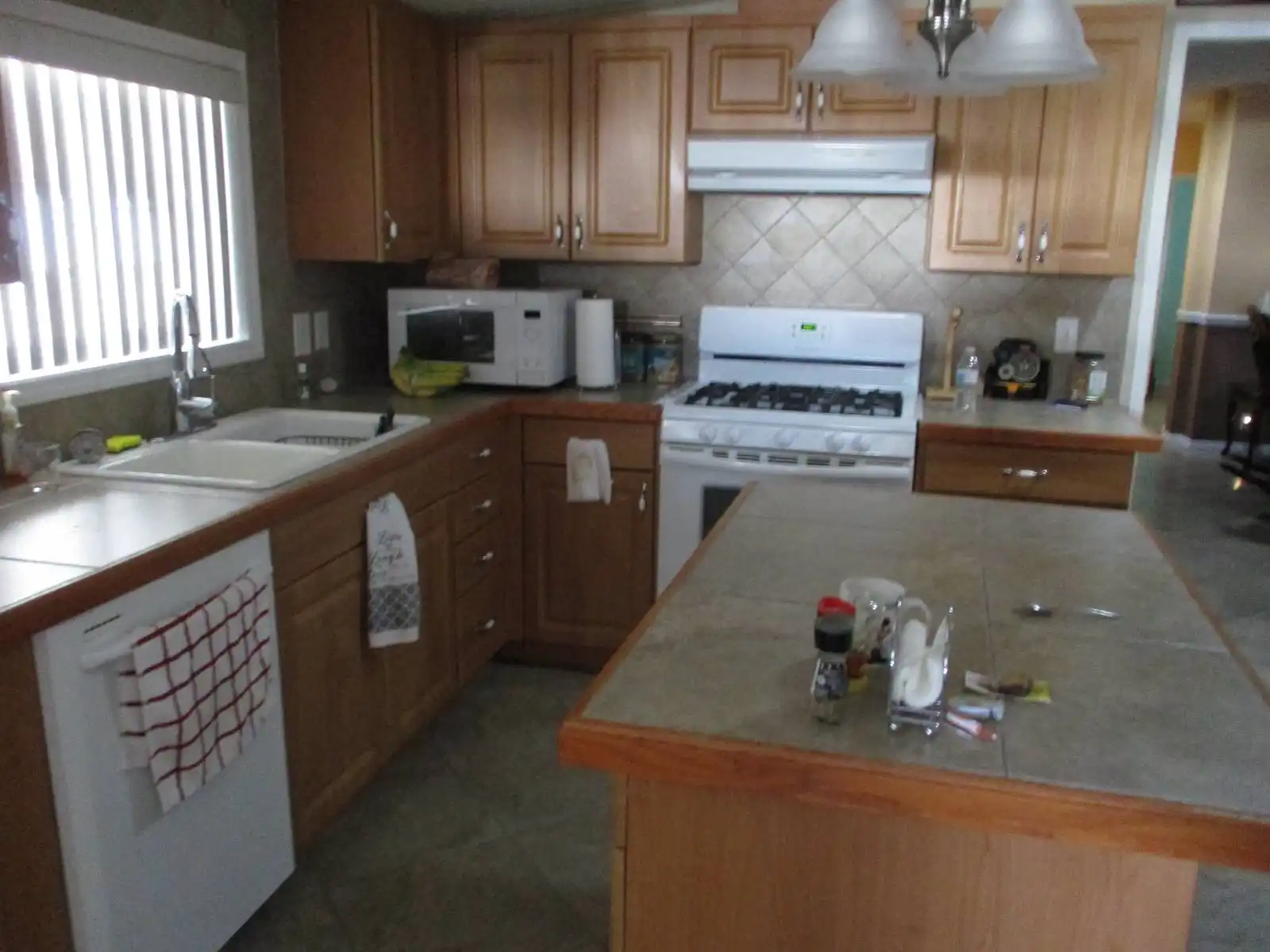 32 Fleetwood Manufactured Home (17) card room, gated 55+ community zephyrhills, Fleetwood Manufactured Home, spa, Baldwin County., pet friendly 55+ manufactured