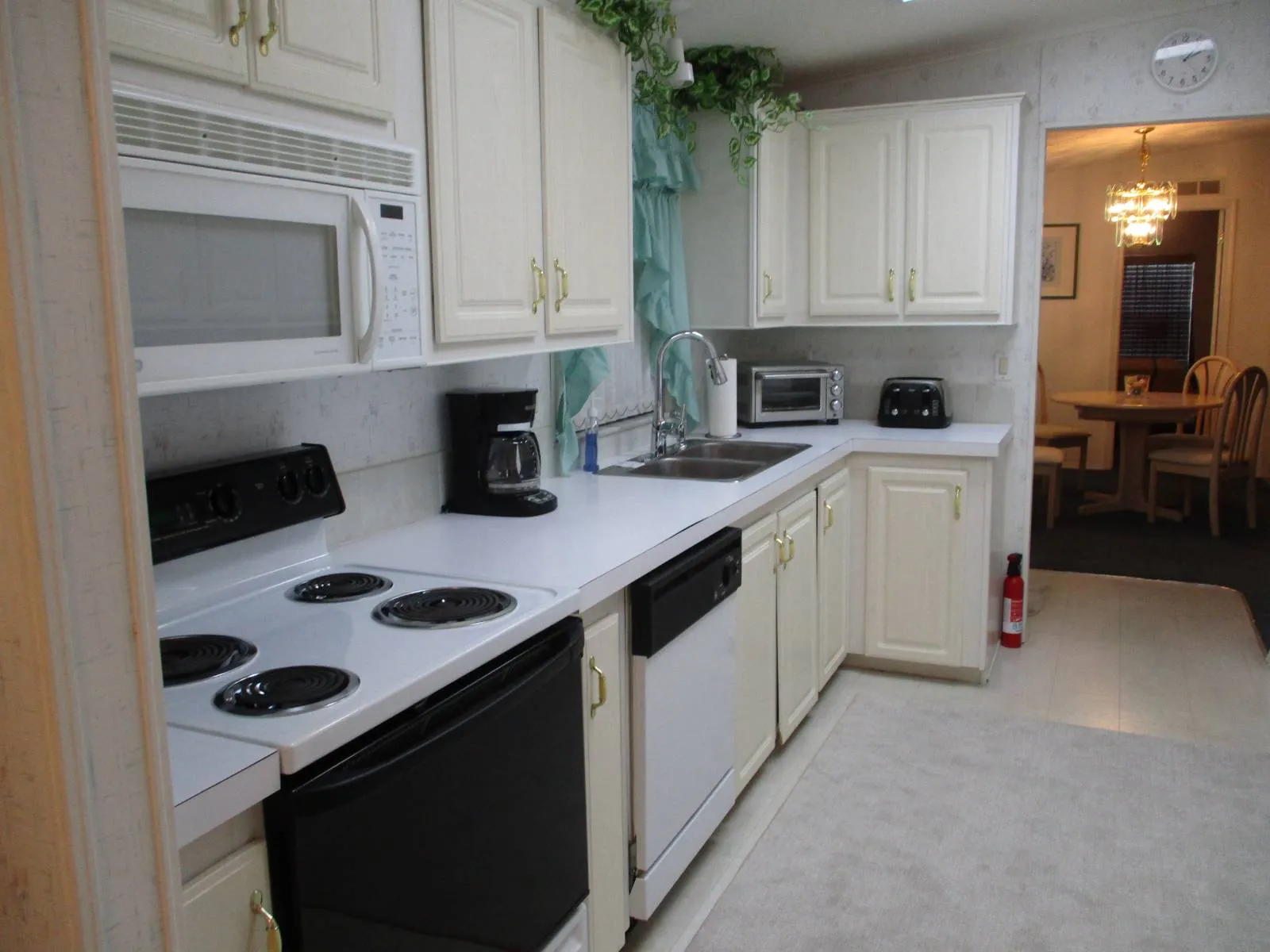 32 Jacobsen Manufactured Home (16) Jacobsen Manufactured Home, card room, senior mobile home communities near tampa, site inspection, gated community, gated 55+